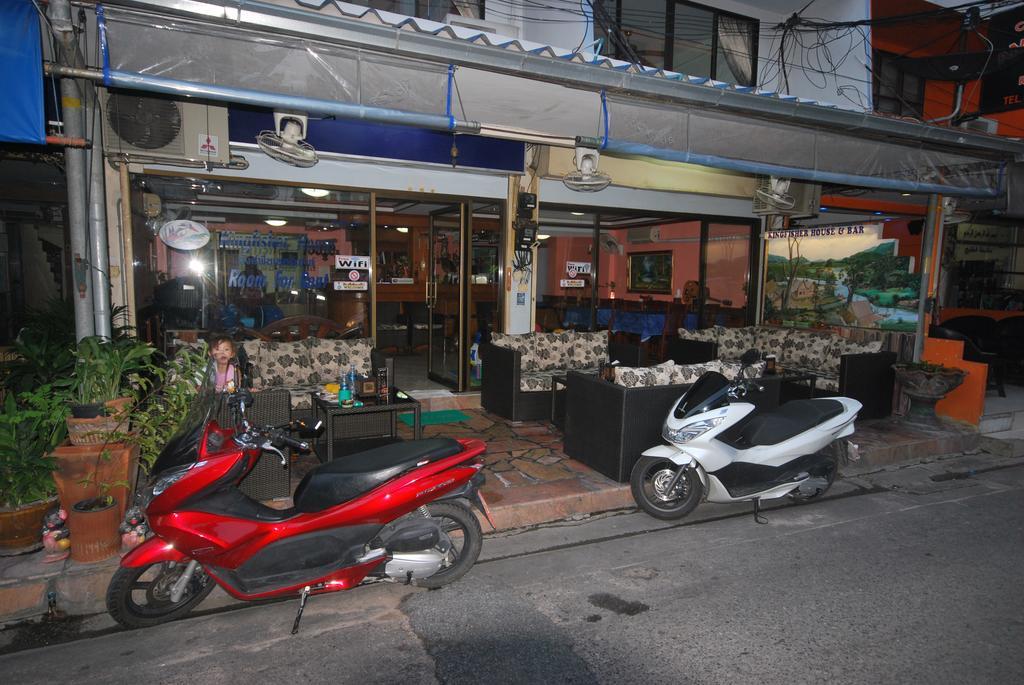 Kingfisher House & Bar パッタヤー エクステリア 写真